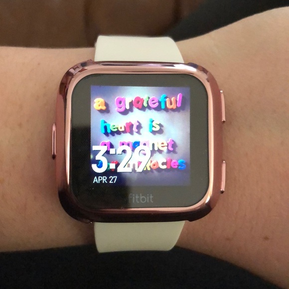 Fitbit Versa - Picture 2 of 6